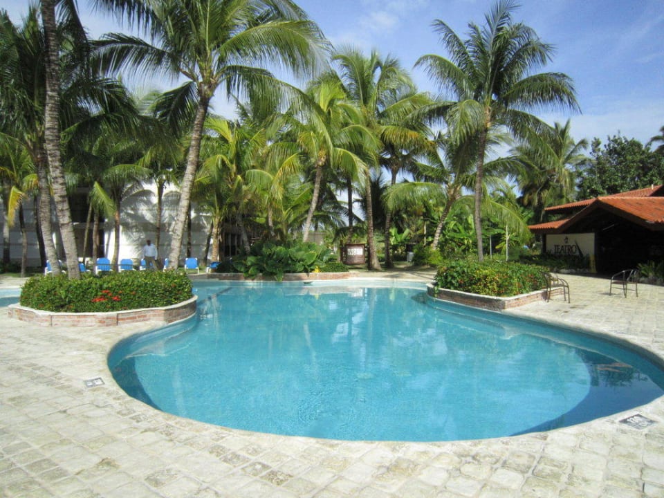 Pool beim Theatro Villas Bavaro Resort & Spa