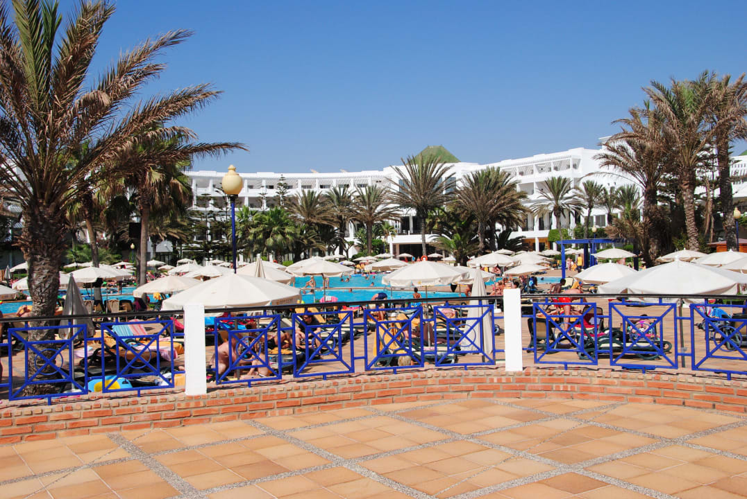 Widok na basen Iberostar Waves Founty Beach