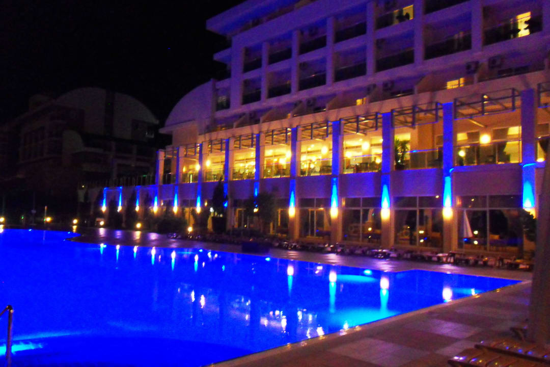 Bei Nacht Solivia Hotel