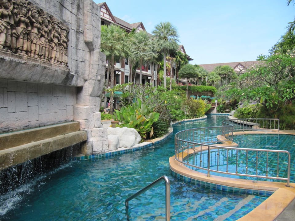 Teil des Pools  Kata Palm Resort & Spa