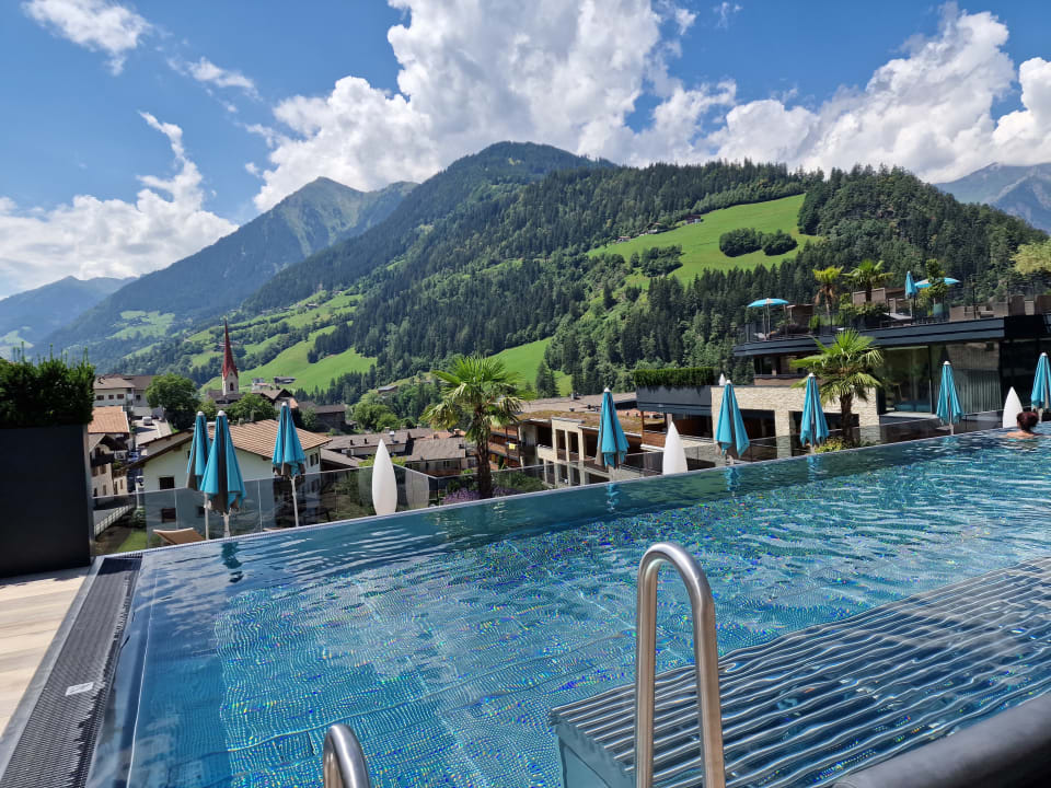 Pool STROBLHOF Active Family SPA Resort