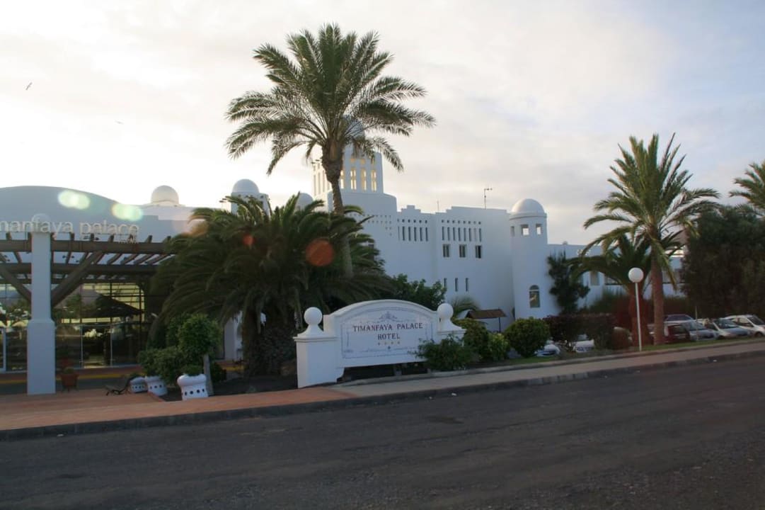 Außenansicht von der Straßenseite H10 Timanfaya Palace - Adults only