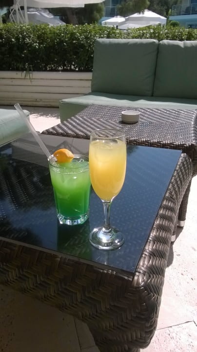Cocktail mit und ohne Alkohol  Titanic Deluxe Lara