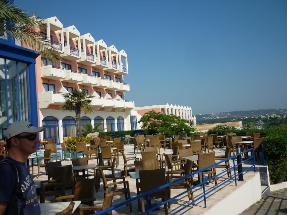 Terrasse für Veranstaltungen oder Abend genießen Kresten Palace Hotel