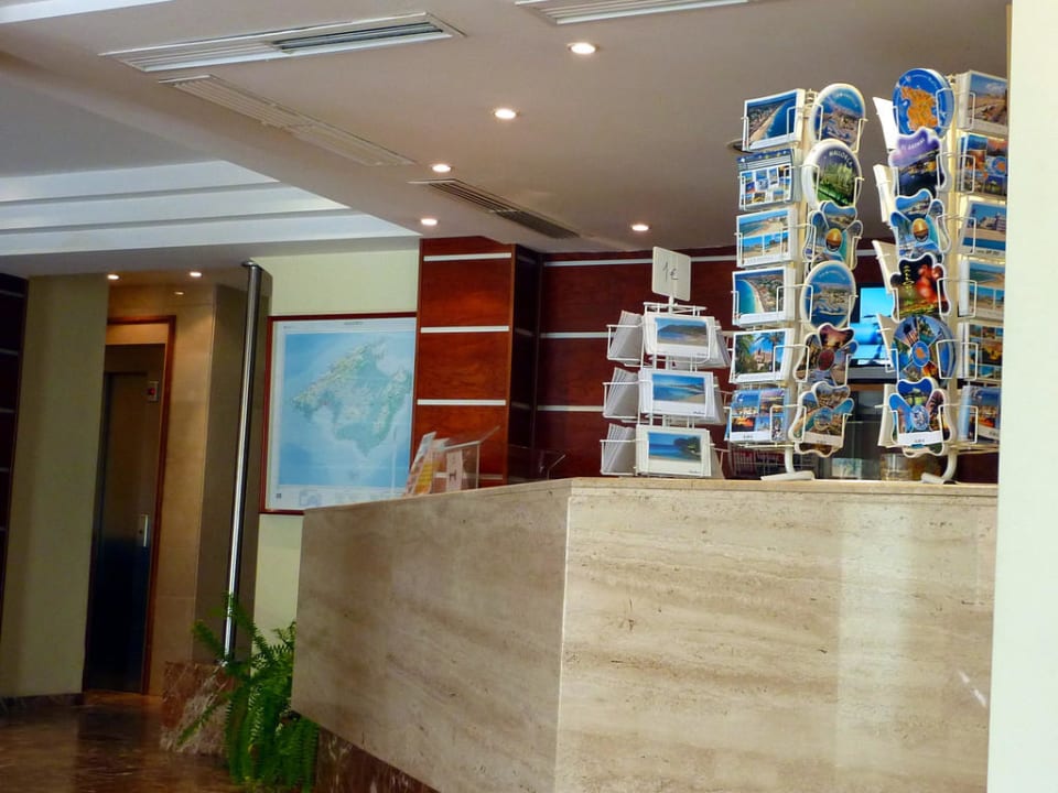 Die Rezeption Hotel Sant Jordi