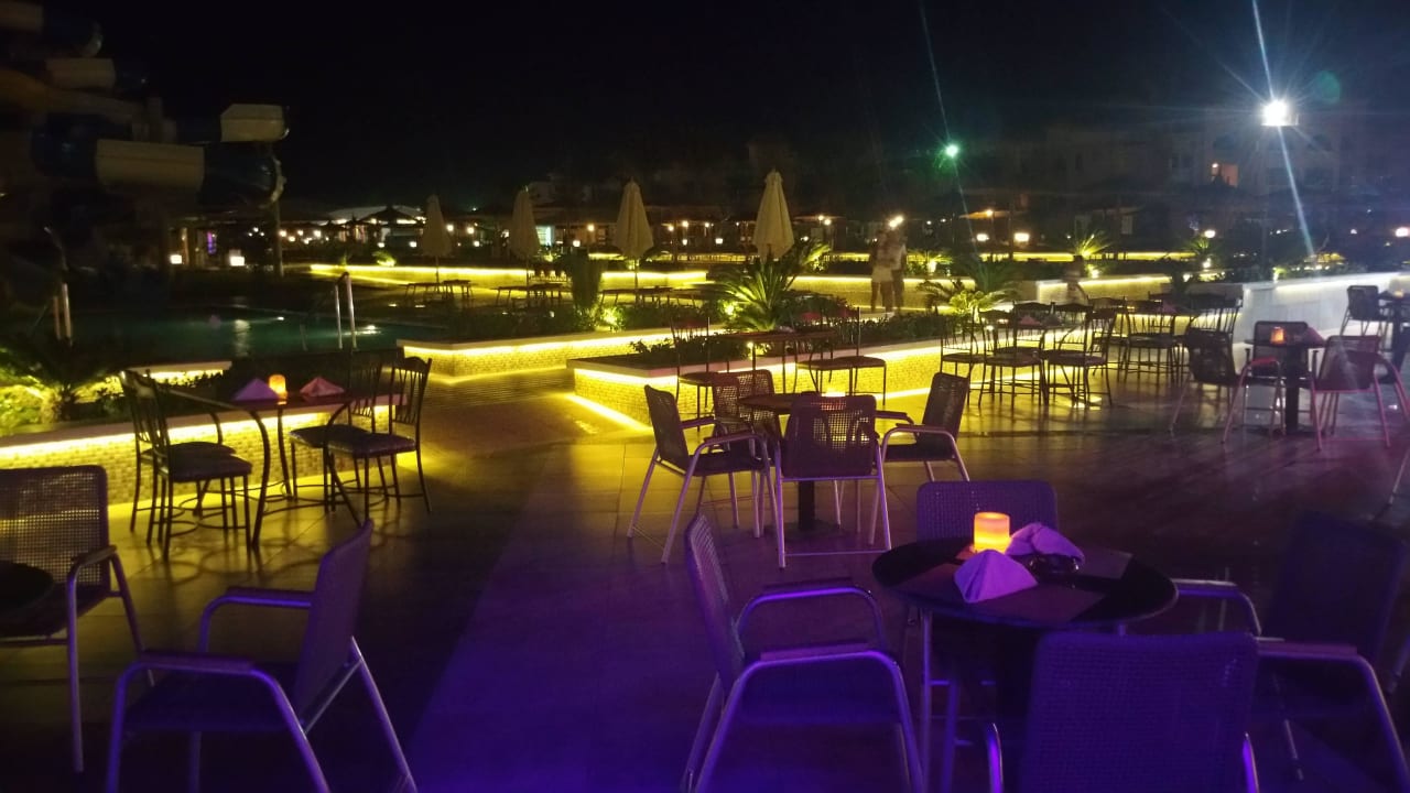 Wieczorem Pickalbatros Aqua Park Resort - Hurghada