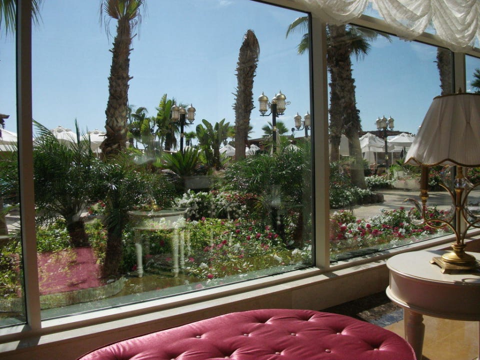 Aussicht von der Bar zur Aussenanlage Diamond Excellence Resort & Spa