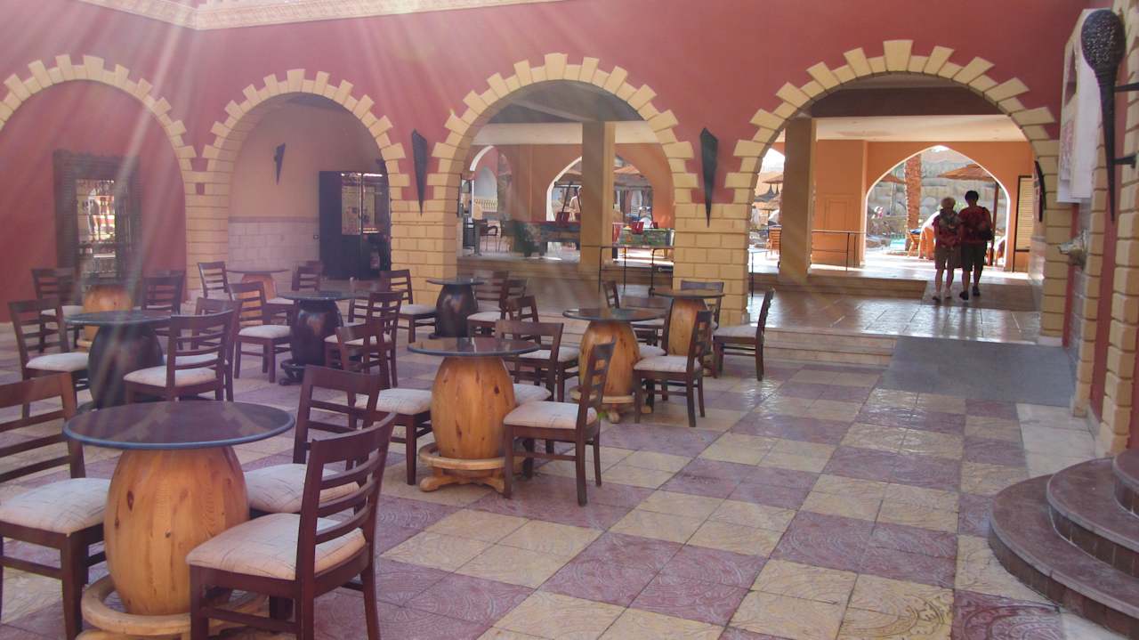Cafe Pickalbatros Alf Leila Wa Leila Resort - Neverland Hurghada