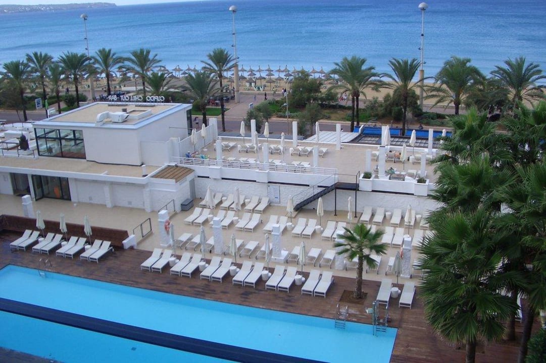Poolanlage Iberostar Waves Bahia de Palma