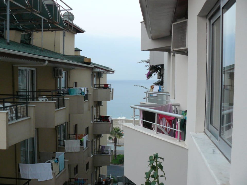 Widok z pokoju Kleopatra Celine Hotel