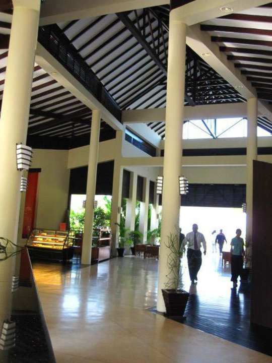 Eingangshalle - jedoch senkrecht! Hotel Bay of Bengal Resort
