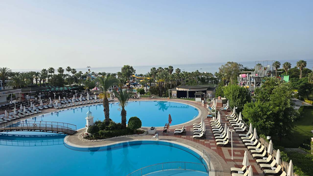 Pool Hotel Turan Prince