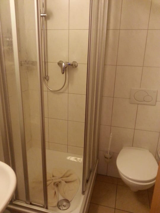 Bad/Dusche/WC alles tip top sauber     Altstadthotel Arte