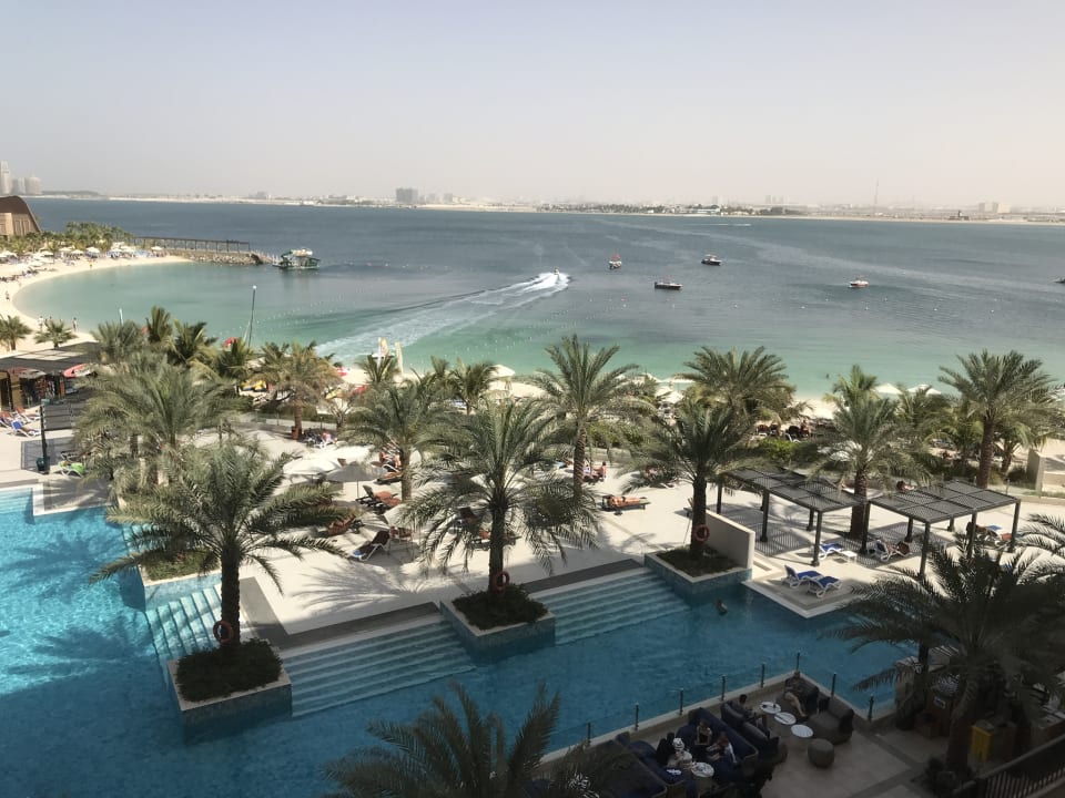 Pool DoubleTree by Hilton Resort & Spa Marjan Island