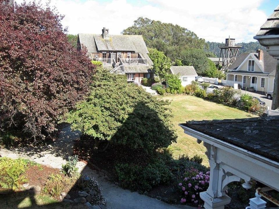 Garten mit Dependancegebäude The McCallum House