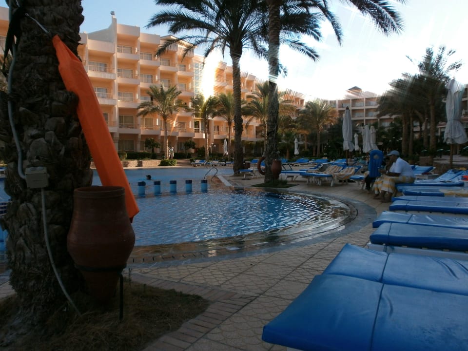 Zwembad Sea Star Beau Rivage