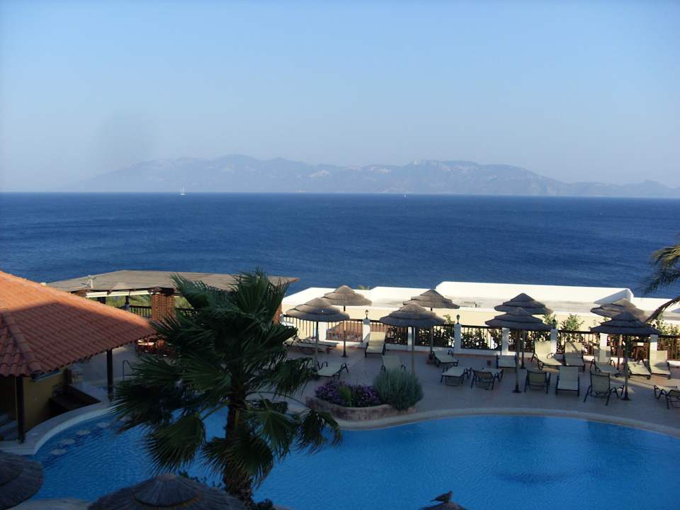 Vom Balkon aus Dimitra Beach Hotel & Suites