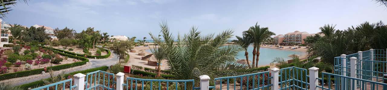 Rundblick auf Garten  Mövenpick Resort & Spa El Gouna