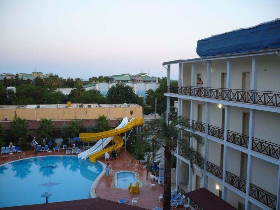 Po deszczowym dniu Hotel Blue Sky