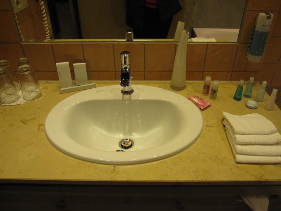 Suite Afrika - Waschbecken im Badezimmer Hotel Bell Rock Europa-Park