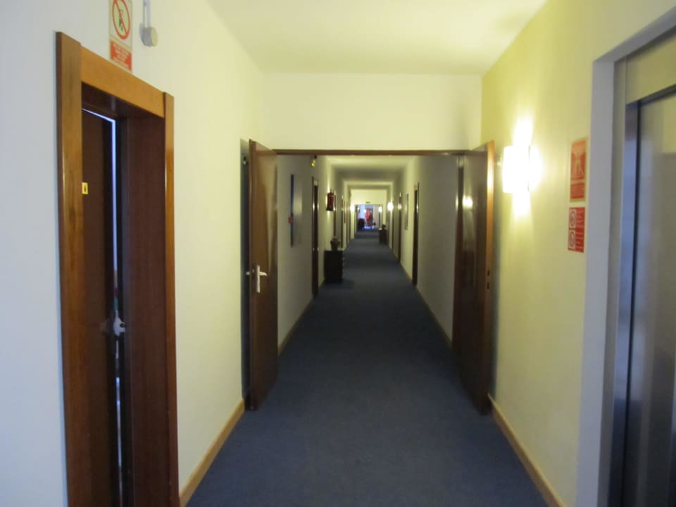 Gang zu den Zimmern Hotel Osiris