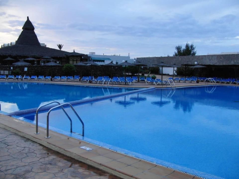Pool SBH Hotel Royal Monica
