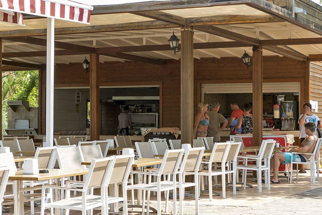 Beach bar Seaden Corolla Hotel
