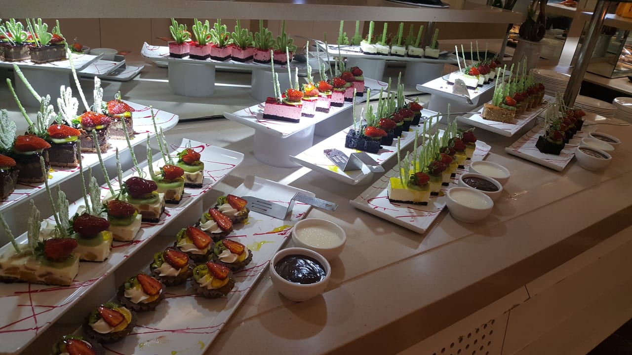 Buffet Villa Side Residence
