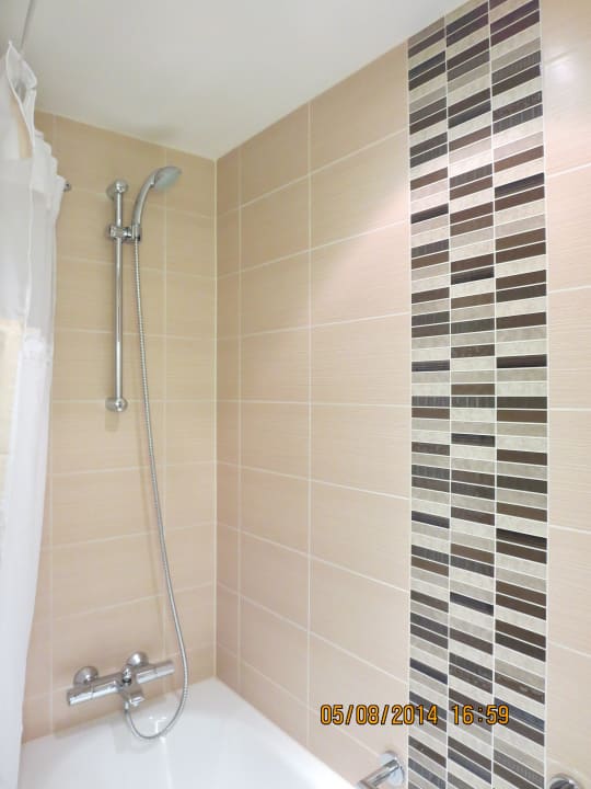Badewannenduschefliesen Hilton Garden Inn Frankfurt Airport