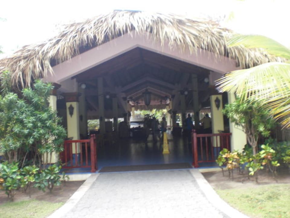 Lobby vom Pool aus Playabachata Hotel