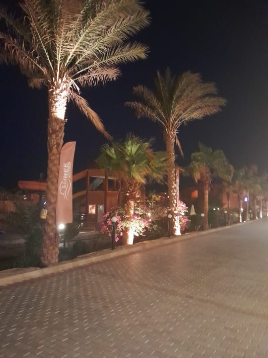 Gartenanlage Three Corners Happy Life Beach Resort