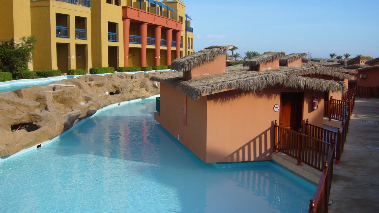 Bungalow Titanic Beach Spa & Aqua Park