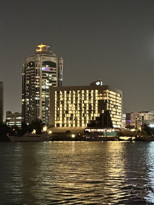 Außenansicht Sheraton Dubai Creek Hotel & Towers