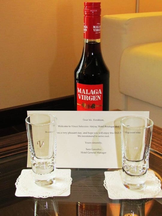 Welcome wine in Grand duplex suite A21 Vincci Selección Aleysa