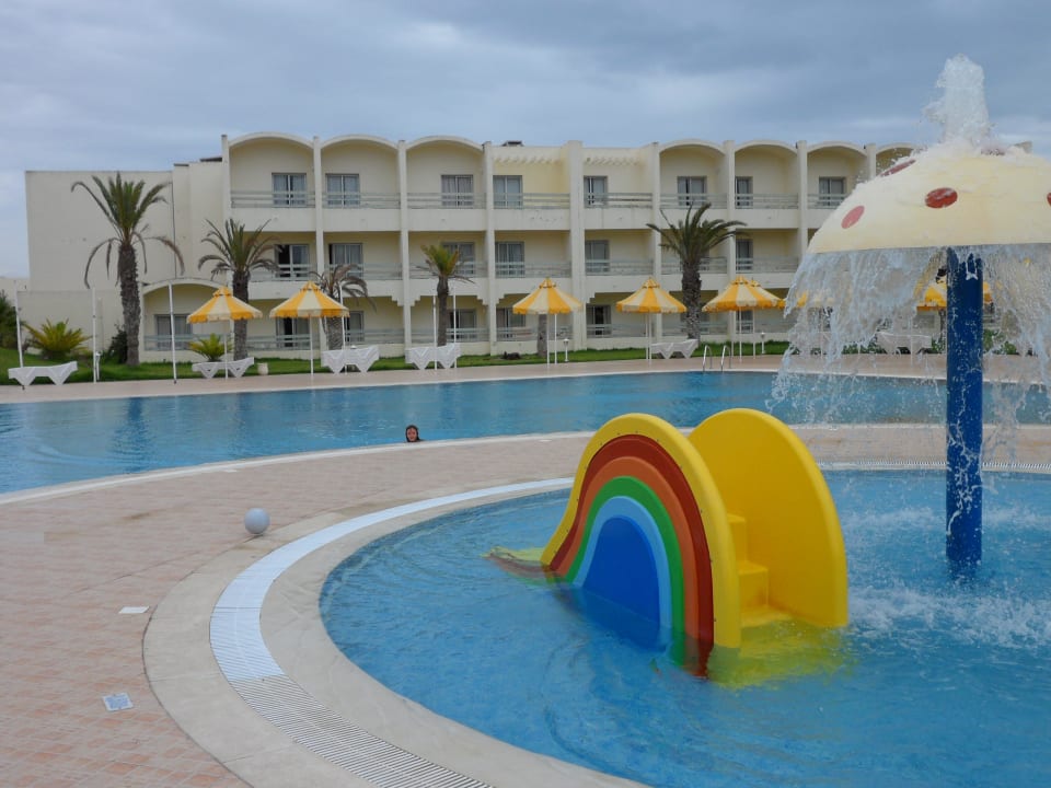 Poolanlage und Nebengebäude Omar Khayam Omar Khayam Resort & Aquapark