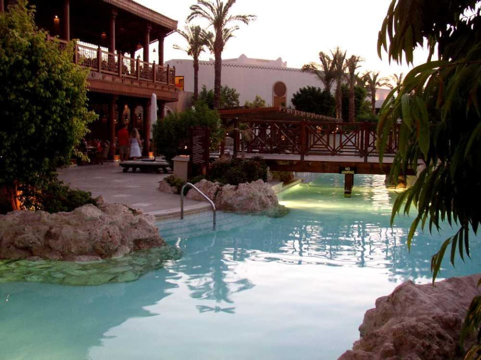 Poollandschaft und Restaurant Ghazala Gardens