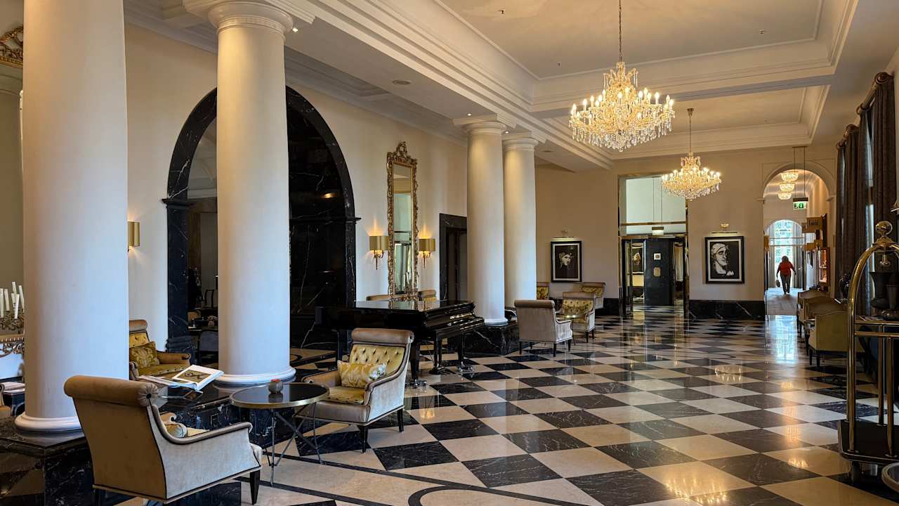 Lobby Althoff Grandhotel Schloss Bensberg