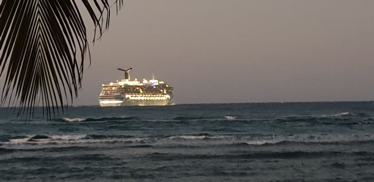 Strand Playabachata Hotel