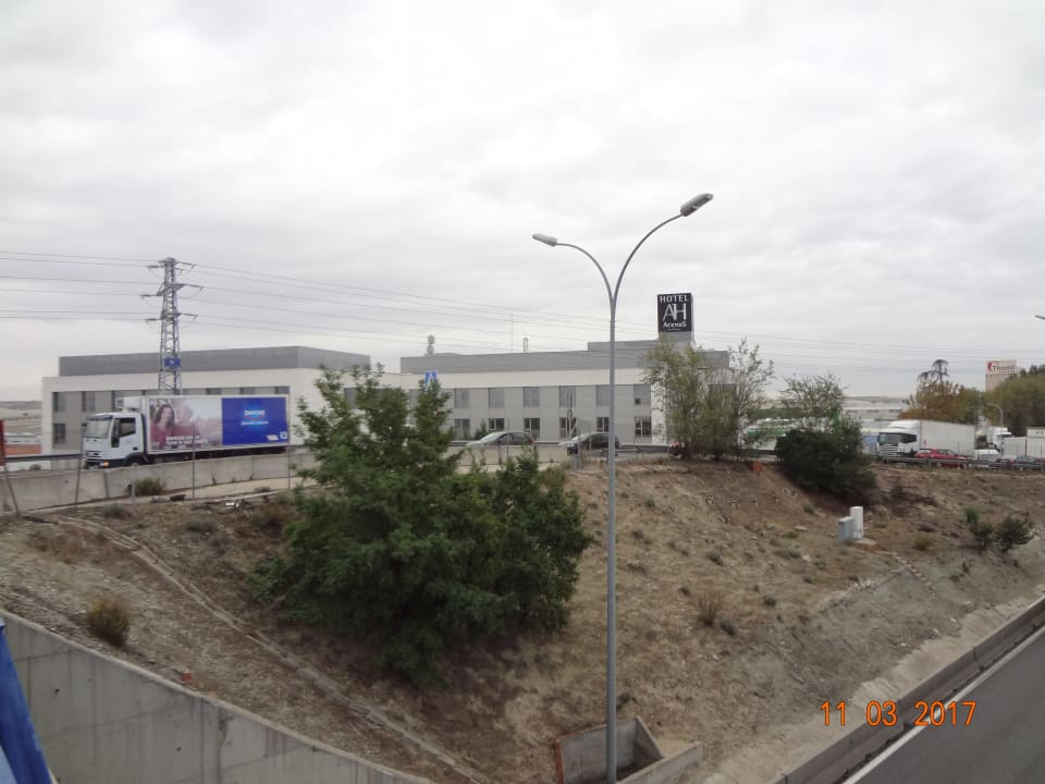 Hotelansicht von der Autobahn aus gesehen. Hotel Arenas de Pinto