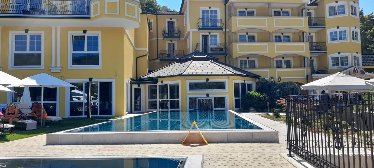 Pool Schlössl Hotel Kindl