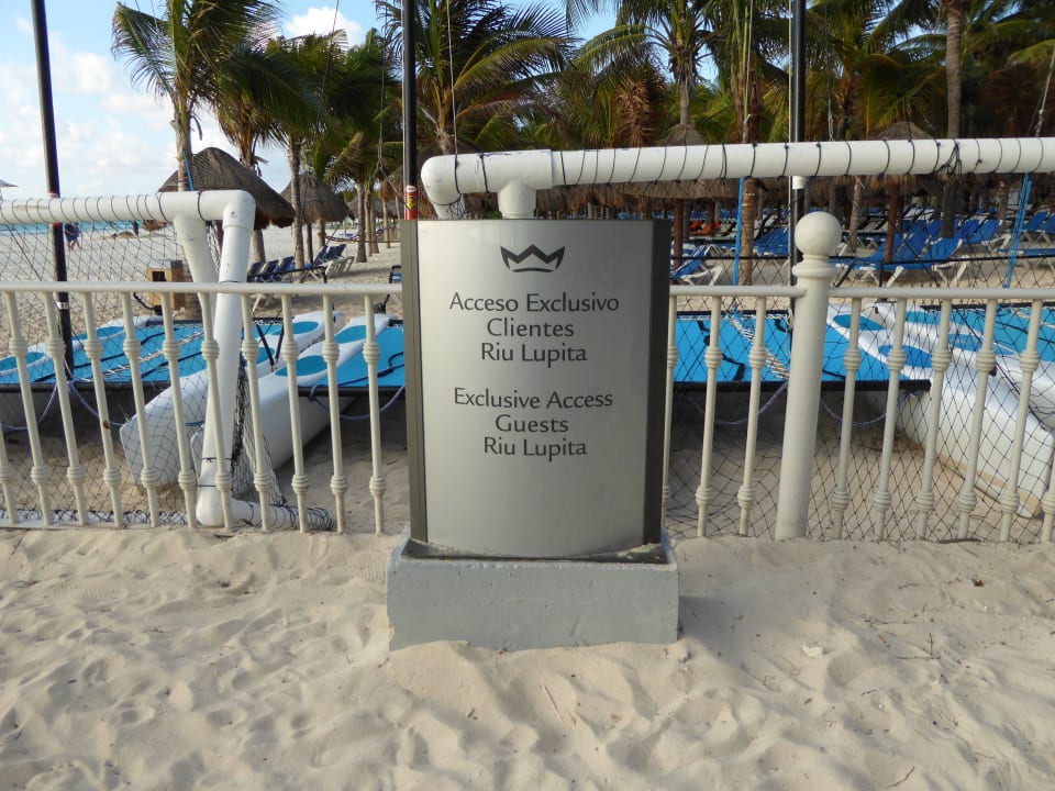 Strand Hotel Riu Lupita