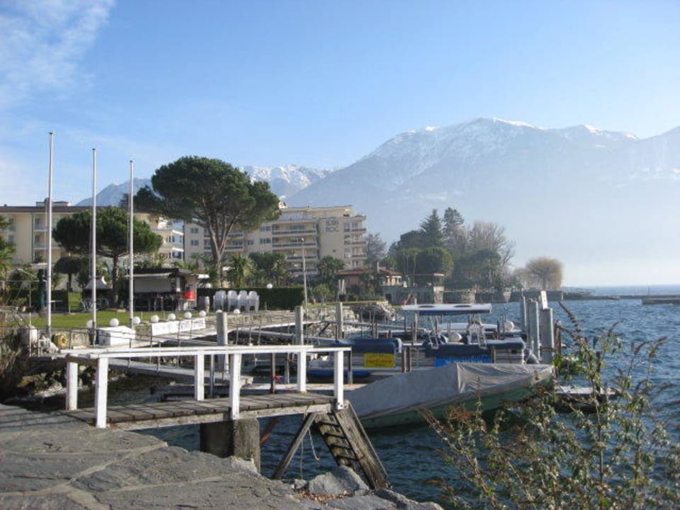 Blick von der Uferpromenade aus auf Hotel Eden Roc Hotel Eden Roc Ascona