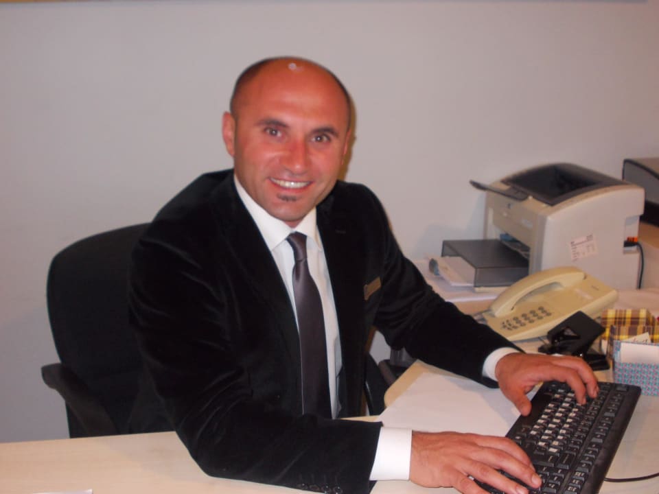 Emmre hilft wo er kann Limak Lara Deluxe Hotel & Resort