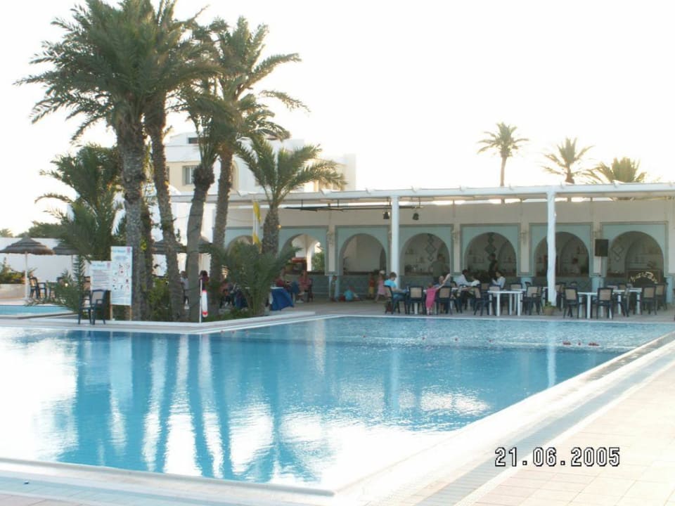 Blick auf Bar am Ruhepool Calimera Yati Beach