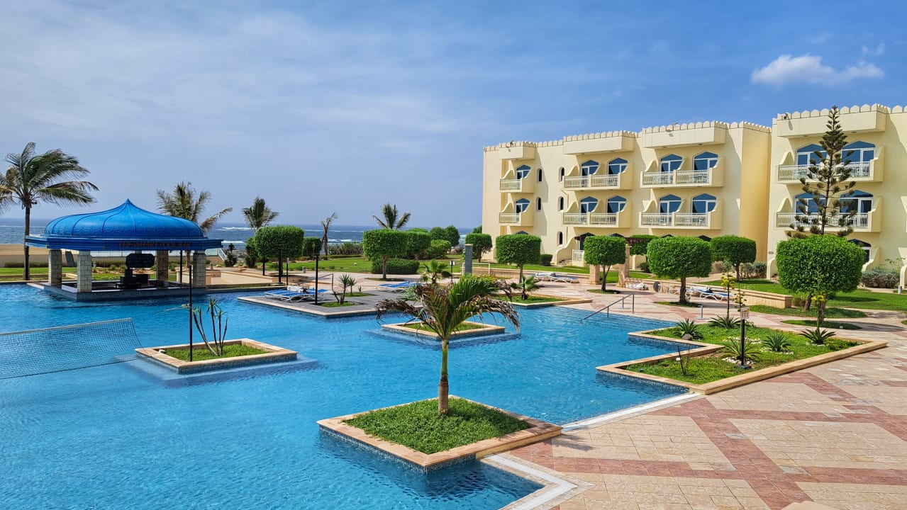 Pool Wyndham Garden Salalah Mirbat