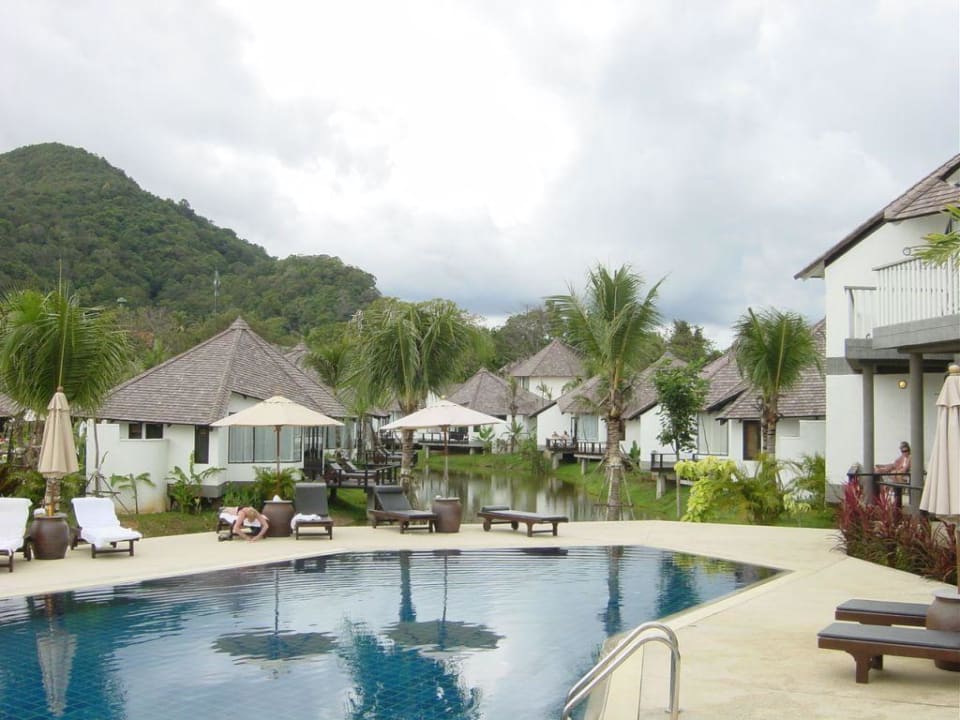 Anlage mit Pool Peace Laguna Resort and Spa