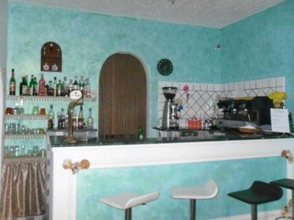 Die kleine Bar Hotel Aragonese