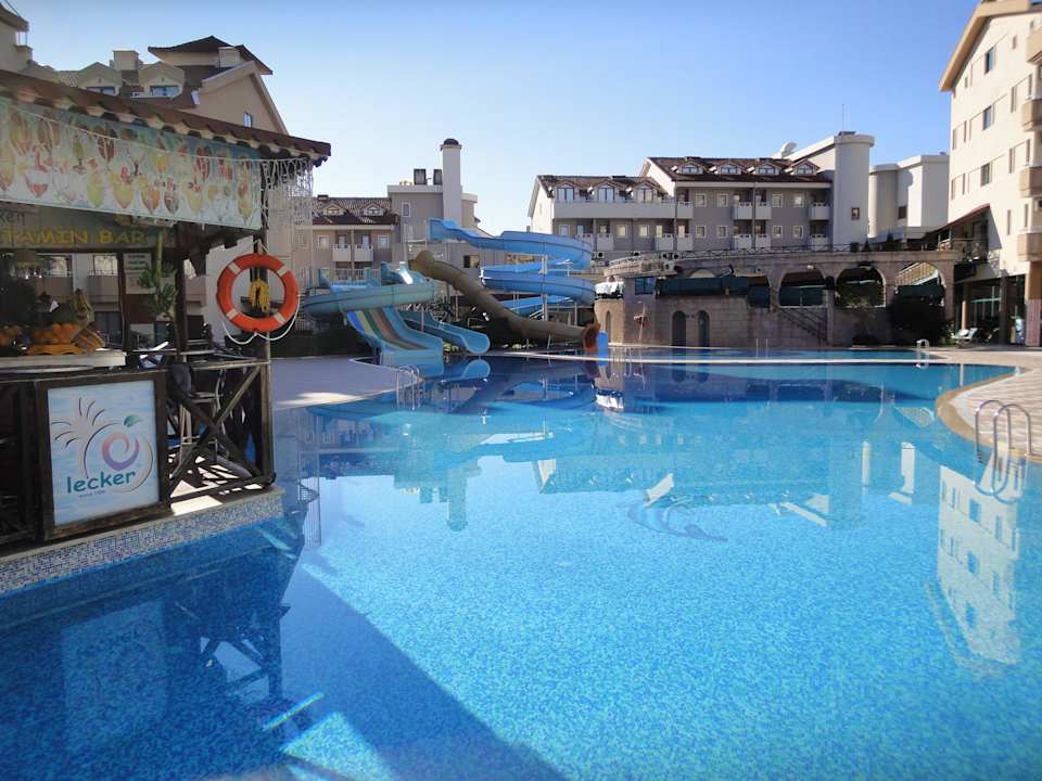 Schöne saubere Poolanlage Grand Seker Hotel