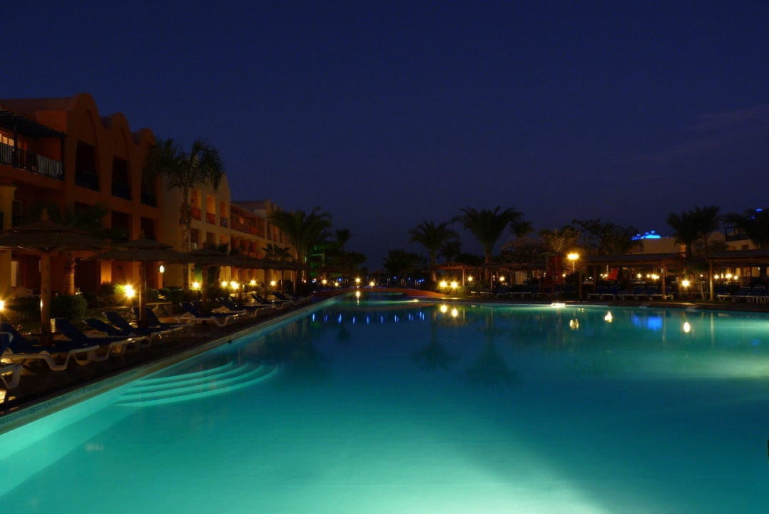 Titanic Beach bei Nacht Titanic Beach Spa & Aqua Park