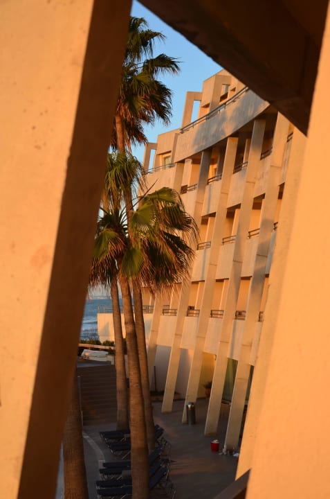 Vom Balkon aus gesehen Aparthotel Fontanellas Playa